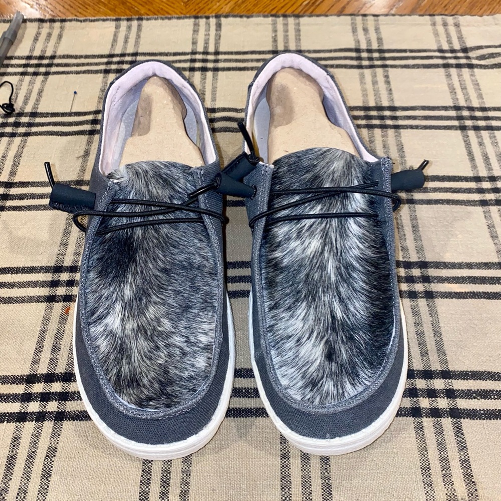 Womens Cowhide Hey Dudes